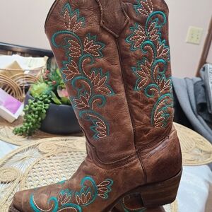 Brown Embroidered Western Boots